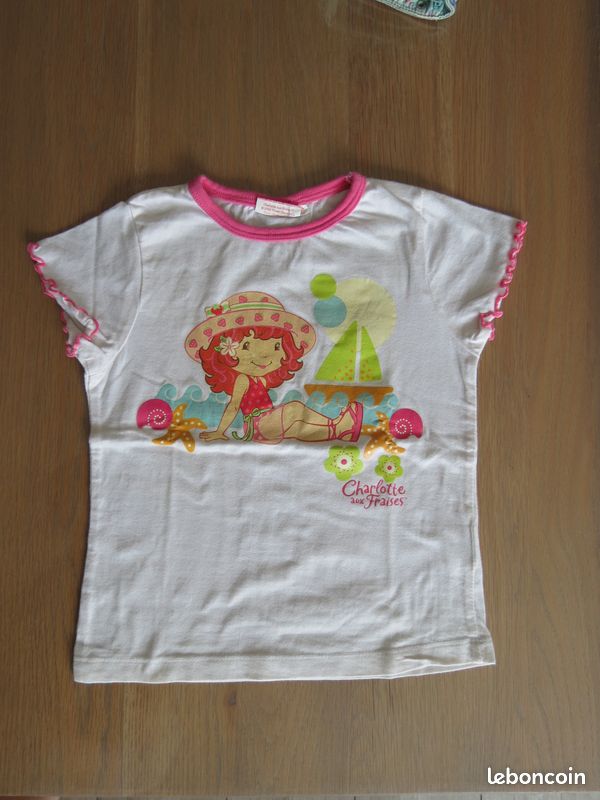 Tee-shirt Charlotte aux fraises 6 ans neuf (image 1)