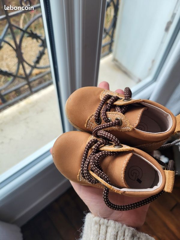 Chaussures bébé taille 17 Chaussures
