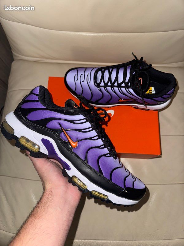 Baskets Nike Sportives Homme - Taille 43, Couleur Violette, Neuves Avec étiquettes