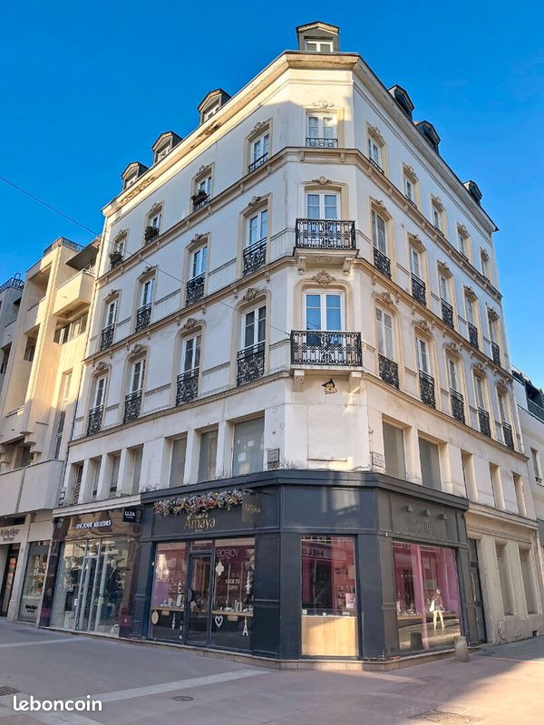 Immeuble 14 pièces · à Rouen · 1 980 000 €