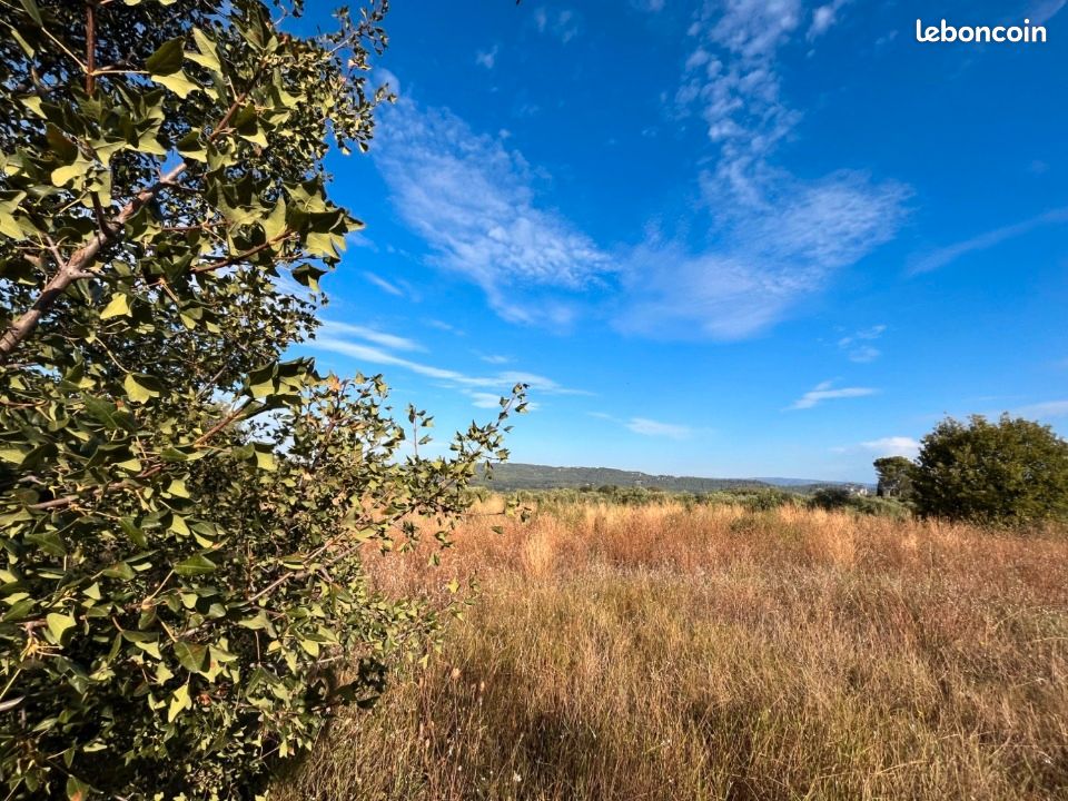 Terrain 300 m² · à Rognes · 189 900 €