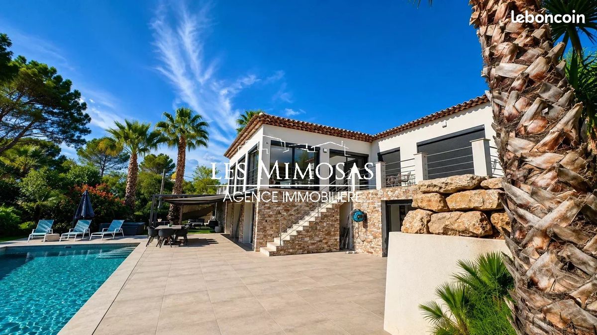 Maison 10 pièces 400 m² · à Roquebrune-sur-Argens · 400 m² · 1 490 000 €