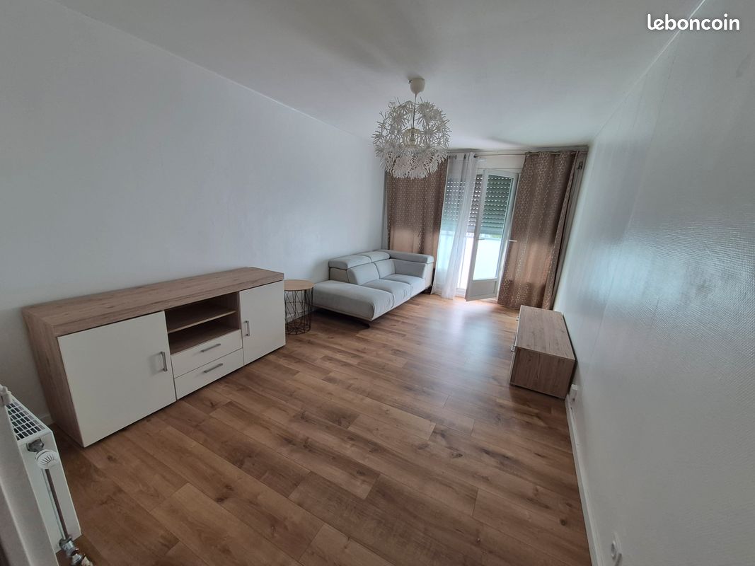 Appartement 3 pièces 73 m² · à Villars · 73 m² · 700 €