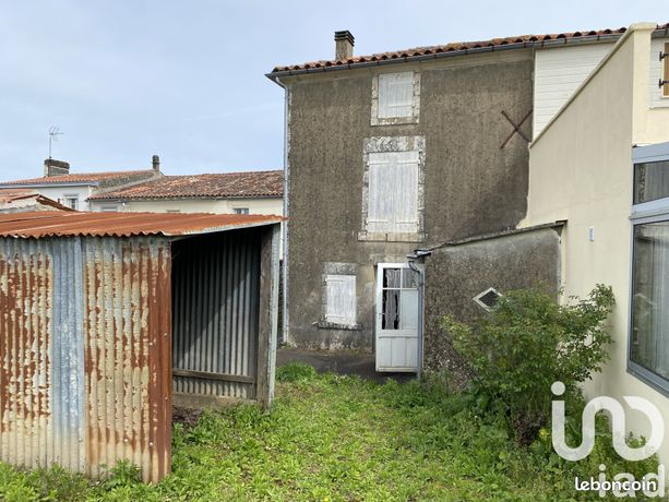 https://img.leboncoin.fr/api/v1/lbcpb1/images/ef/4f/c8/ef4fc8fb8b95c3014ff1061e6a74fa522da13a9b.jpg?rule=ad-image