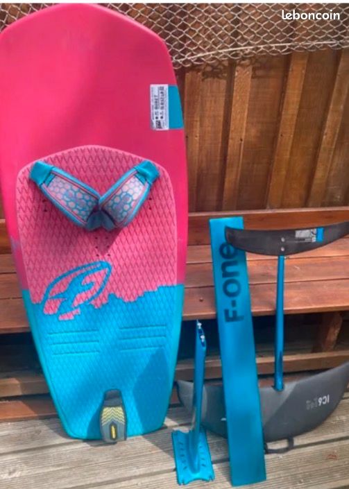 Vente parfait état occasion Pack Kitefoil IC6 V3/Planche Pocket F-One (image 1)