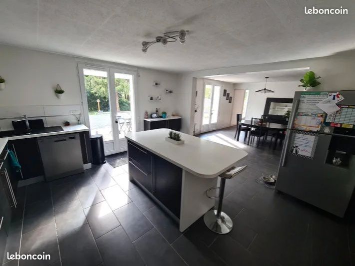 Maison 7 pièces 208 m² · à Saint-Savinien · 208 m² · 249 000 €
