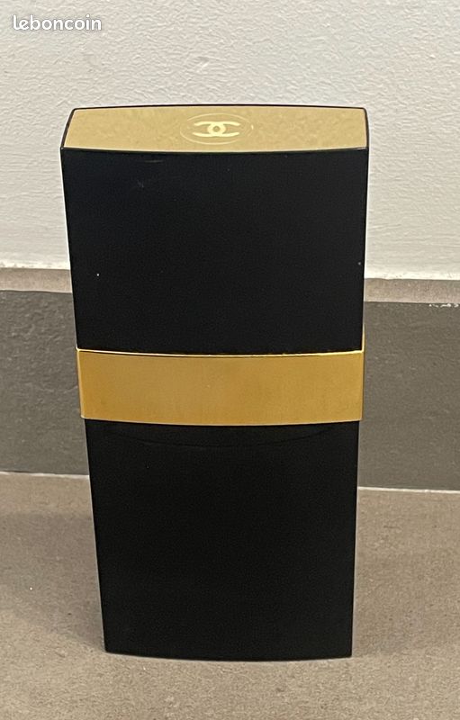 Vaporisateur rechargeable en plastique vide - parfum femme no. 5 de Chanel (image 1)