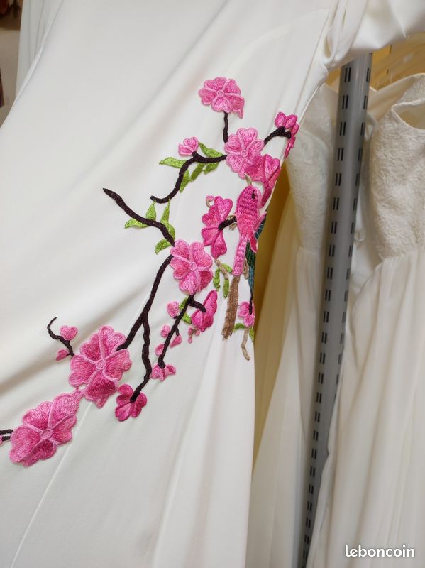 Robe de mariée en crepe avec dentelle, style boheme, NEUVE avec manches longues, taille 36 (image 4)