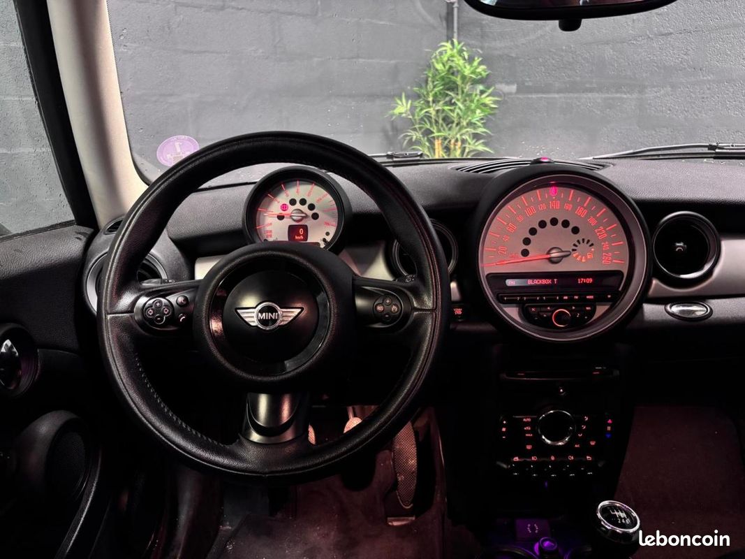 MINI ONE 1.6i 75CH R56 LCI FINITION - GARANTIE 6 MOIS MINIMUM (image 9)