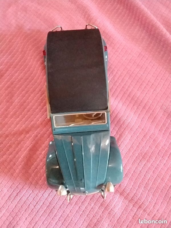 Voiture miniature (image 1)
