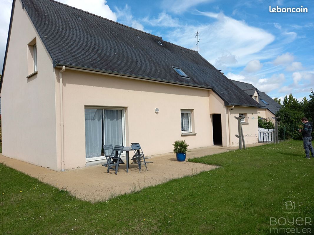 Maison 6 pièces 127 m² · à Étrelles · 127 m² · 980 €/mois