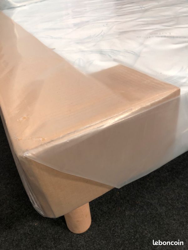 Sommier neuf 140 x 190 + 4 pieds (image 1)