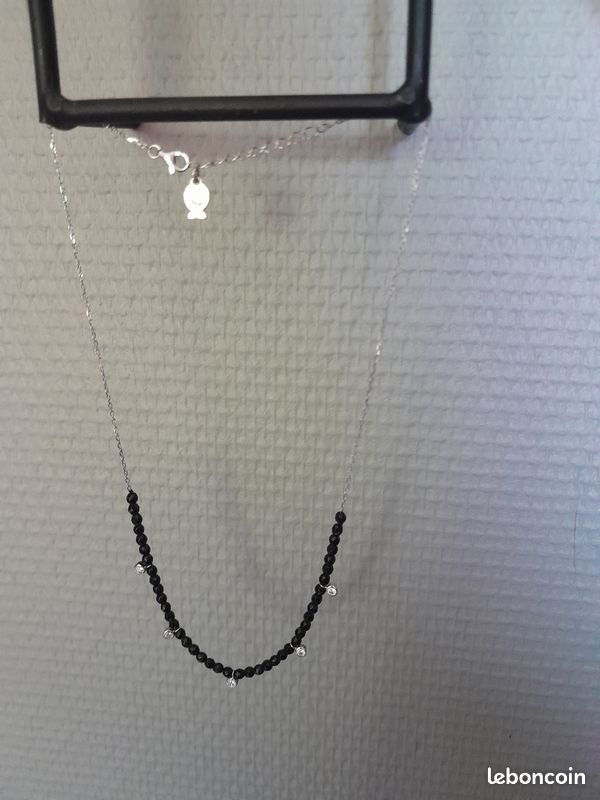 Collier argent et fines perles noires plus brillants (image 3)