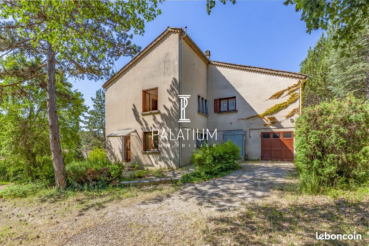 Maison 8 pièces 151 m² · à Gréoux-les-Bains · 151 m² · 294 500 €