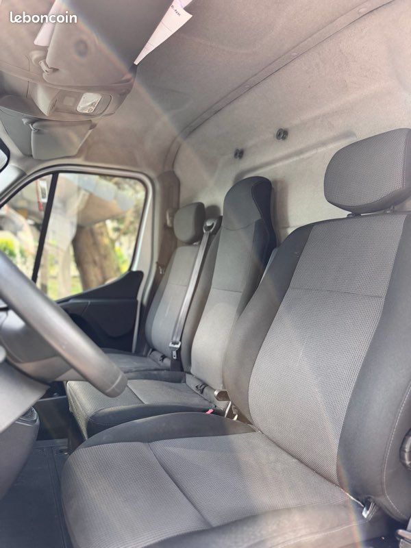 Renault Master 2,3 dci 135 ch l2h2 blue dci grand confort fourgon 2022 – photo 13