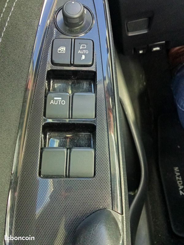 MAZDA Mazda2 1.5L e-SKYACTIV G M Hybrid 90ch Exclusive Edition (image 24)