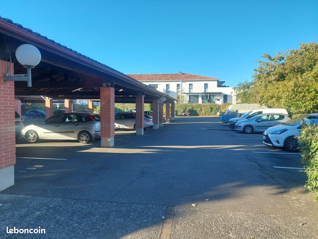 Location T2 (image 10)