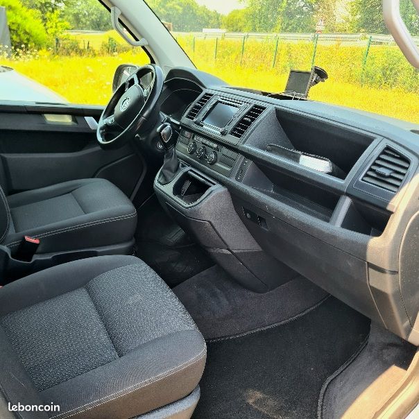 VOLKSWAGEN T6 MULTIVAN 2.0 TDI 150 cv, DSG, régulateur adaptatif, GPS, Bluetooth, Attelage... (image 4)