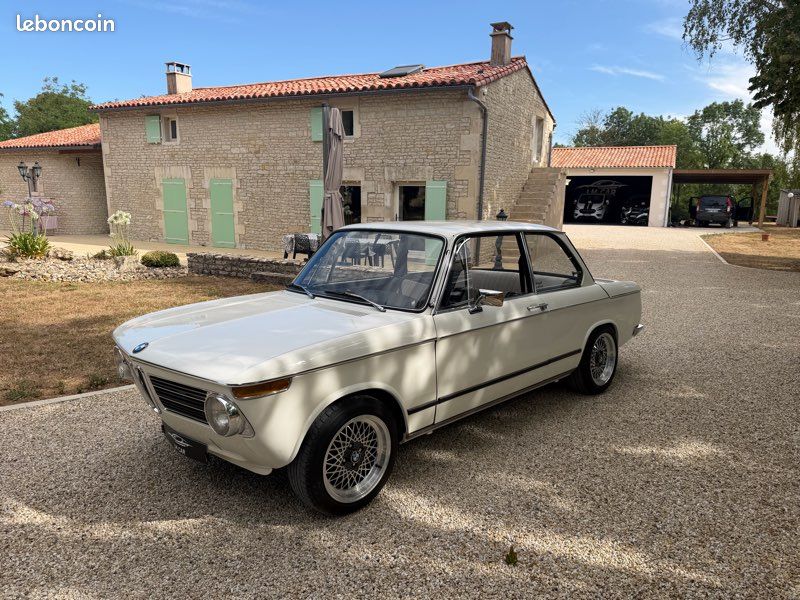 BMW 2002 restauration complète (image 1)