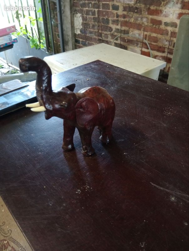 Éléphant en cuir (image 2)