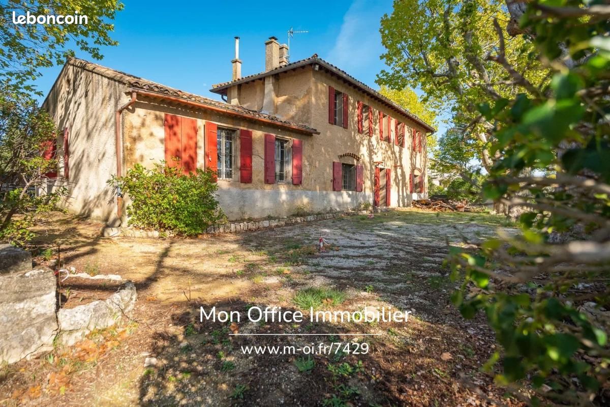 Maison 9 pièces 263 m² · à Ventabren · 263 m² · 895 000 €