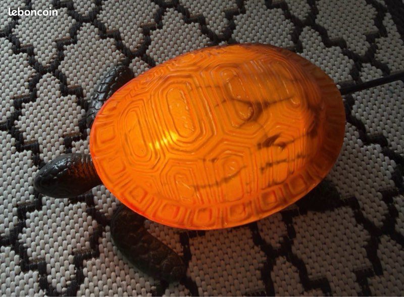 Lampe tortue en métal et verre (image 6)