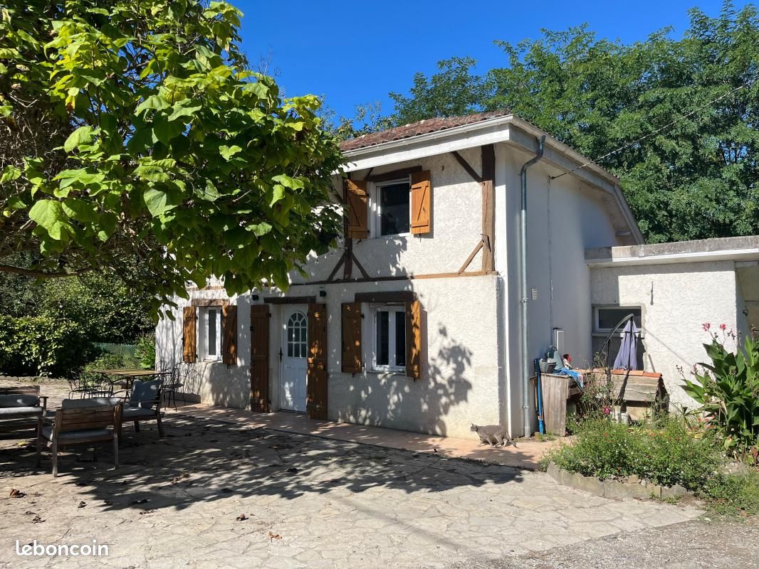 Maison 3 pièces 98 m² · à Amou · 98 m² · 700 €/mois
