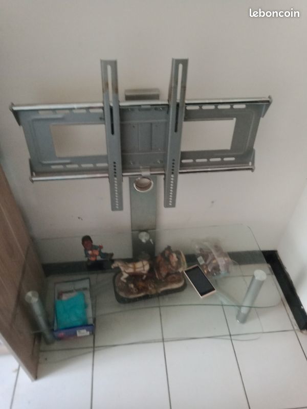 Meuble de télé en verre (image 2)