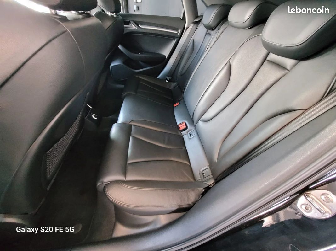AUDI A3 BERLINE 35 TFSI CoD 150 S tronic 7 Design Luxe + VOLANT SLINE / S-LINE + SIEGES CUIR + ATTELAGE + ENTRETIEN AUDI (image 13)