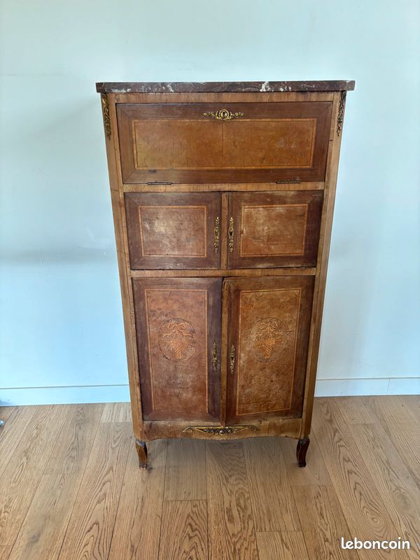 Meuble en bois et marbre (image 1)