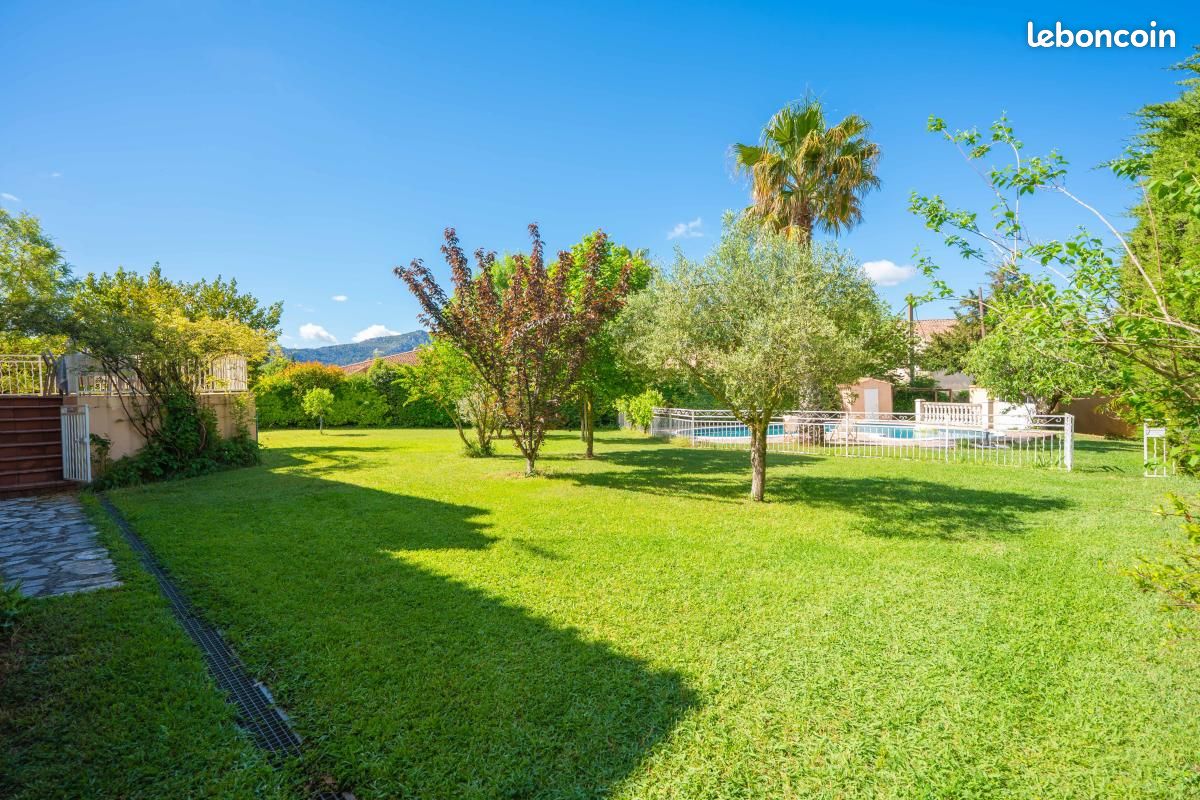 Maison 6 pièces 201 m² · à Gémenos · 201 m² · 995 000 €
