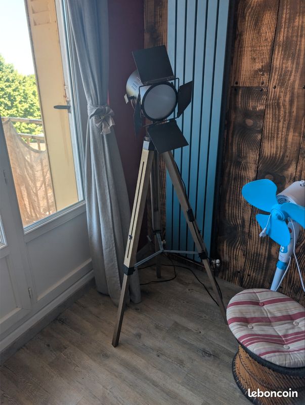 Lampe style cinéma (image 1)