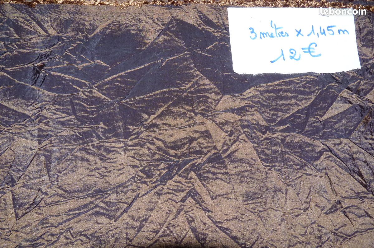 Coupon tissu satiné marron chocolat froissé 3mx1,45m (image 1)