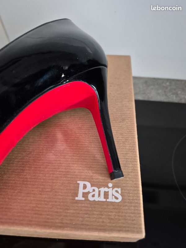 Escarpins Louboutin modèle Pigalle taille 37,5 Chaussures