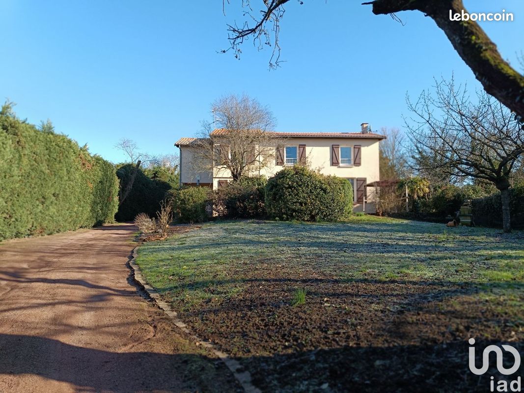 Maison 5 pièces 184 m² - Thouars 79100 (image principale 6)