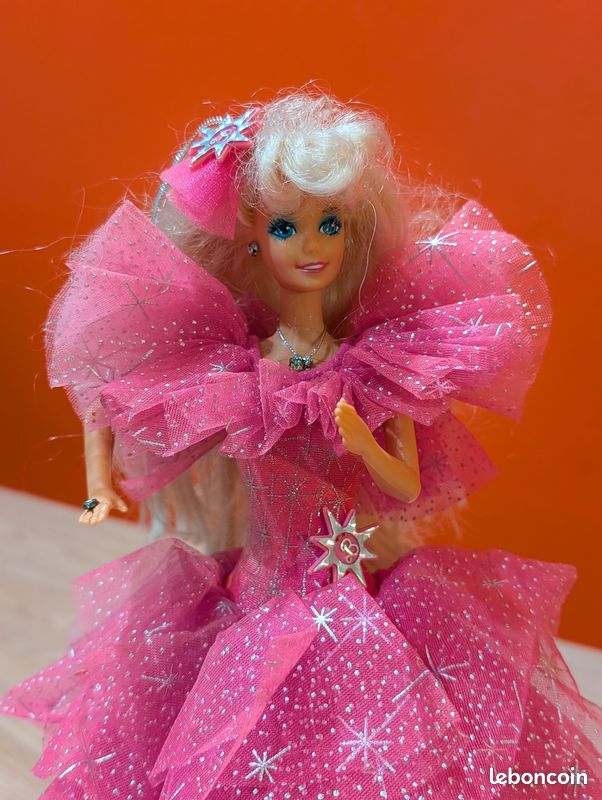 Barbie Happy Holidays 1991 Collection