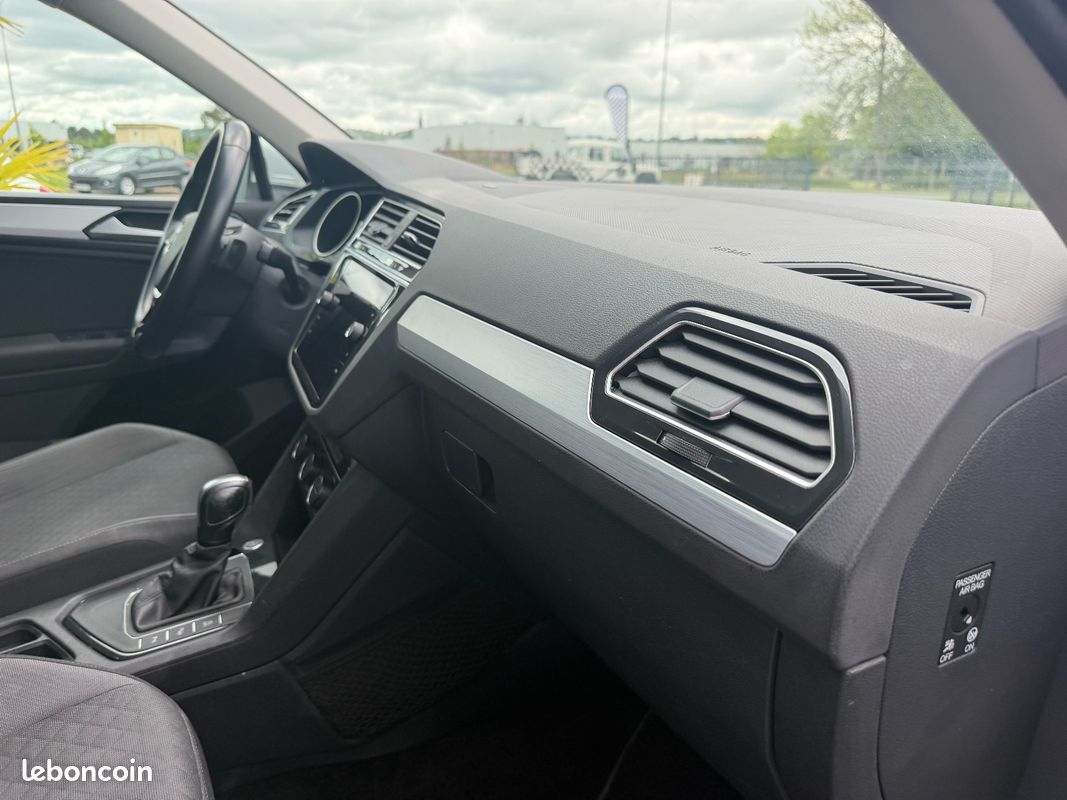 Volkswagen Tiguan volkswagen tiguan Comfortline Business Start-Stop DSG boite automatique gps tel radars etc... (image 25)