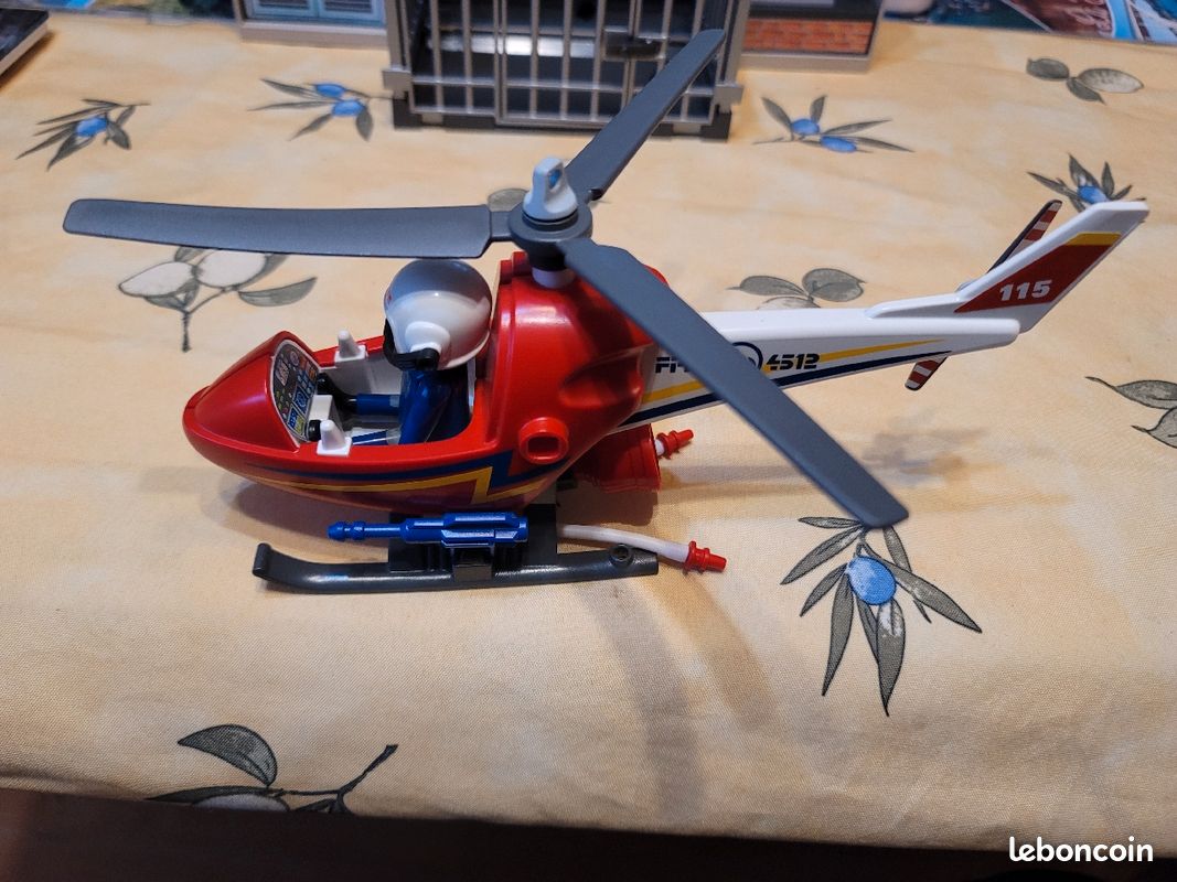 Playmobil n°4824 hélicoptère de pompier avec pilote manque le