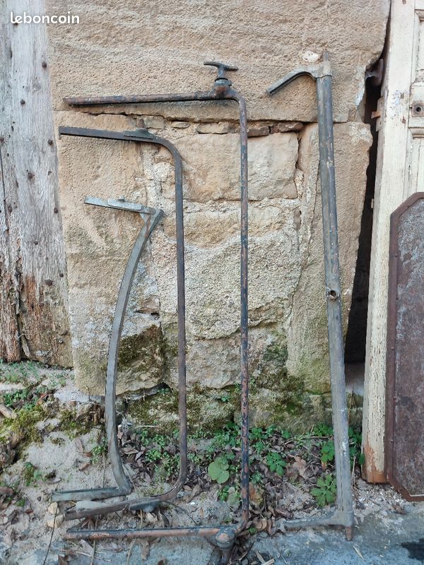 Support pare brise ancienne voiture (image 1)