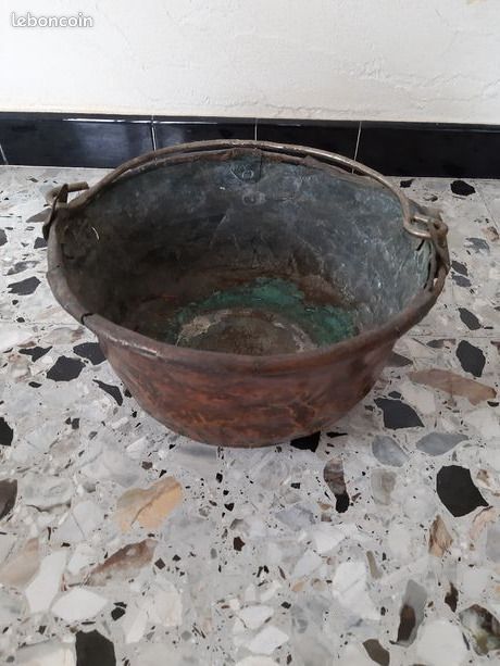 Chaudron en cuivre (image 1)