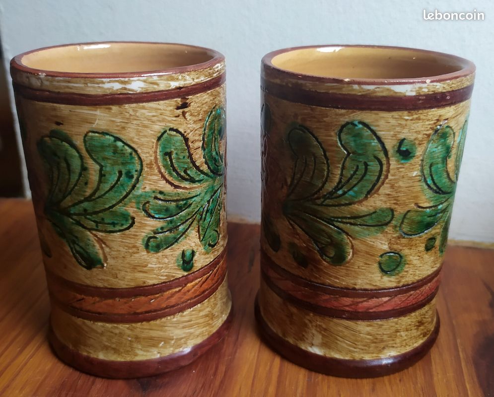 Deux tasses céramique signées DERUTA décor floral (image 2)