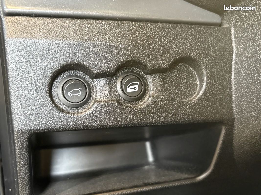AIXAM CITY D 8ch 8 GTO - 2023 - 20 500 km - CarPlay - Boîte auto (image 14)