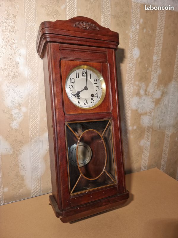 Pendule murale ancienne (image 1)