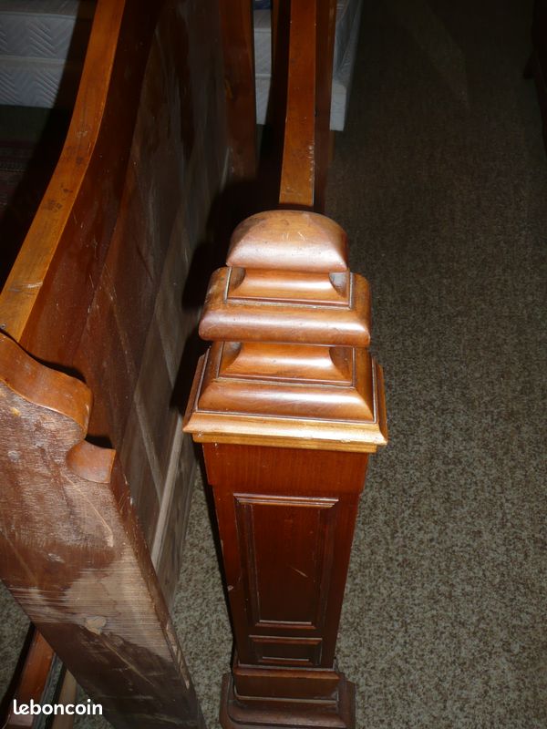 Tres beau cadre de lit en bois (image 3)