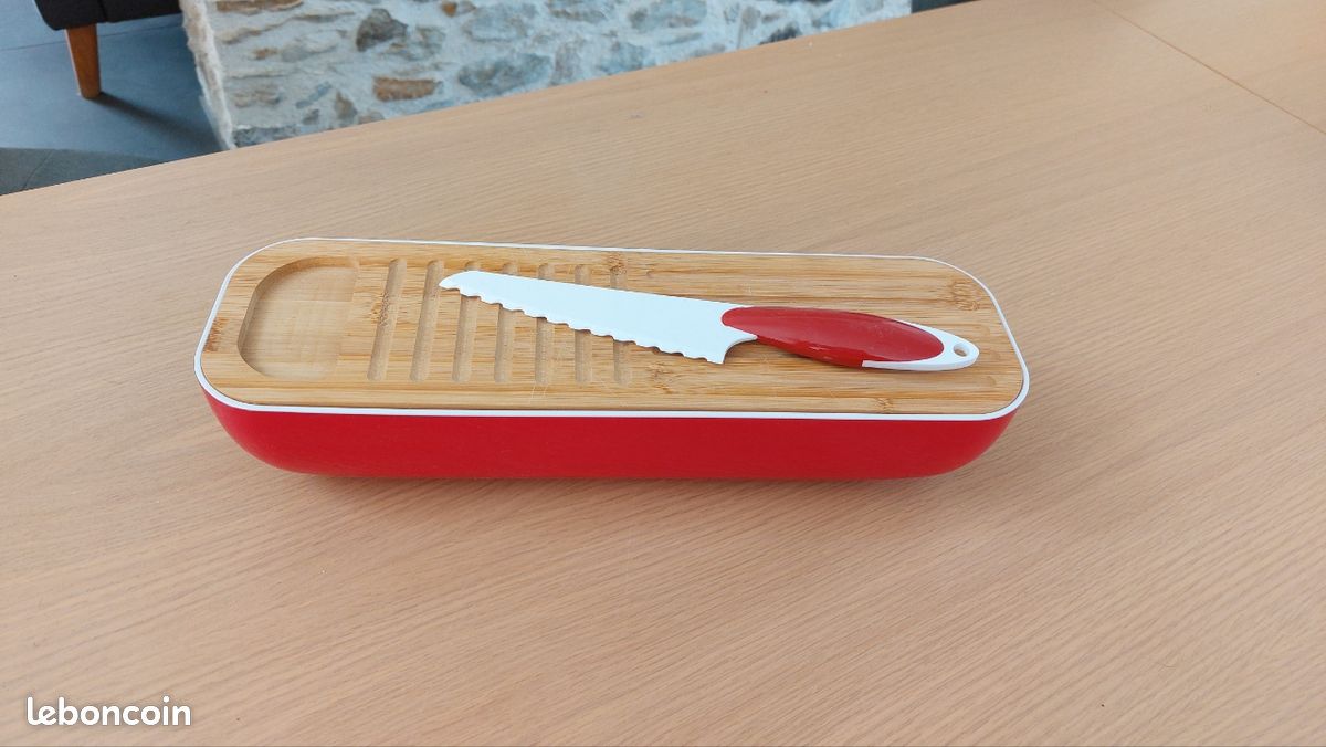 Rangement à pain avec couteau (image 1)