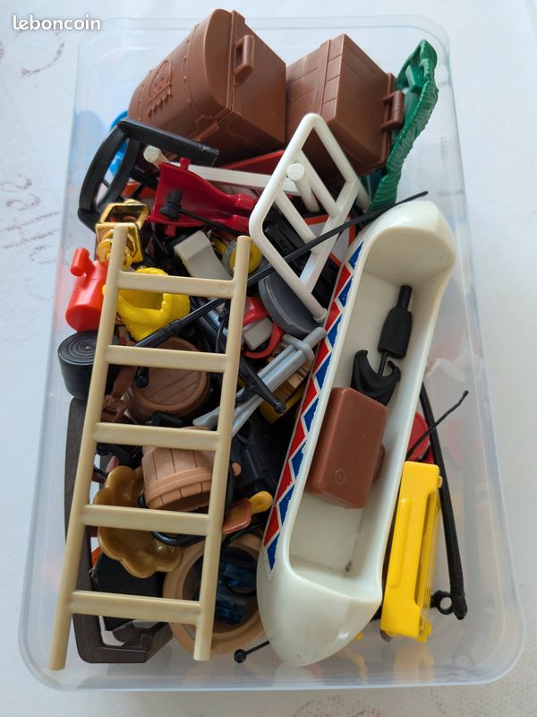 Playmobil : lot important d'accessoires divers et variés (image 8)