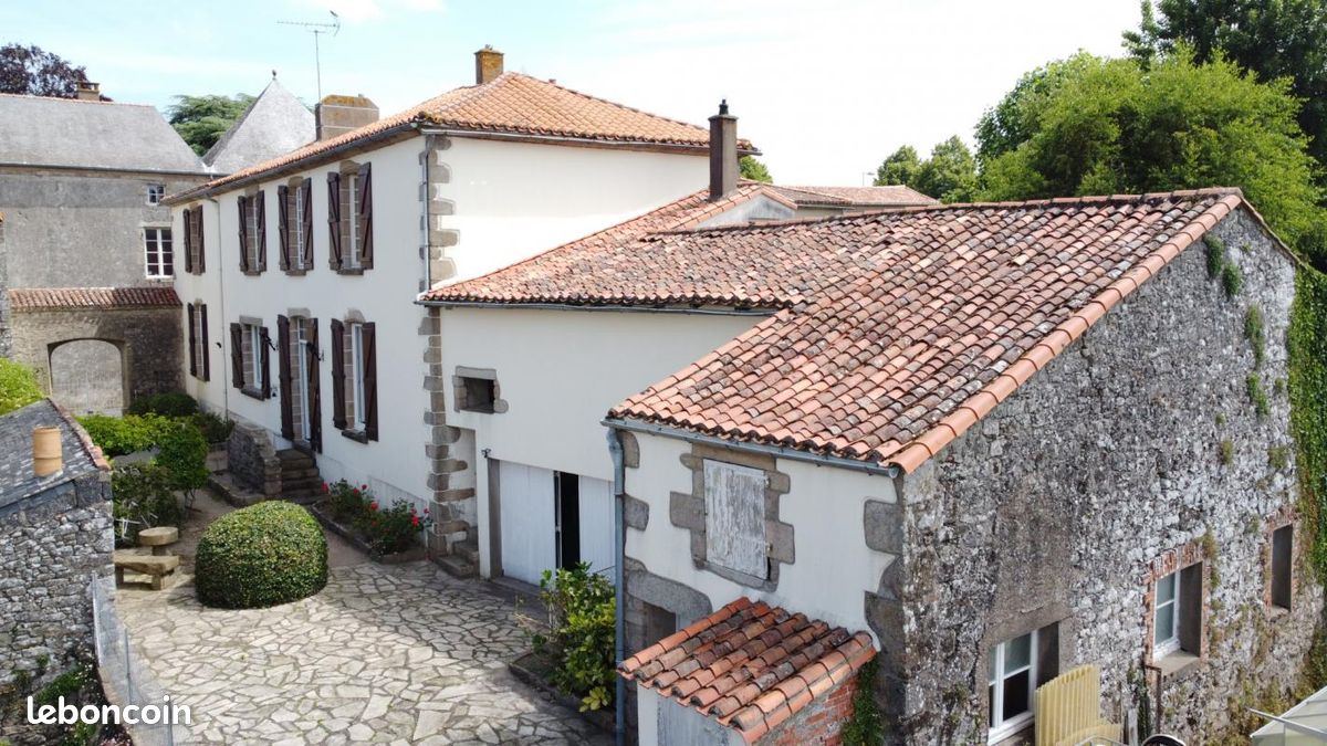Propriété 7 pièces 191 m² (image 1)