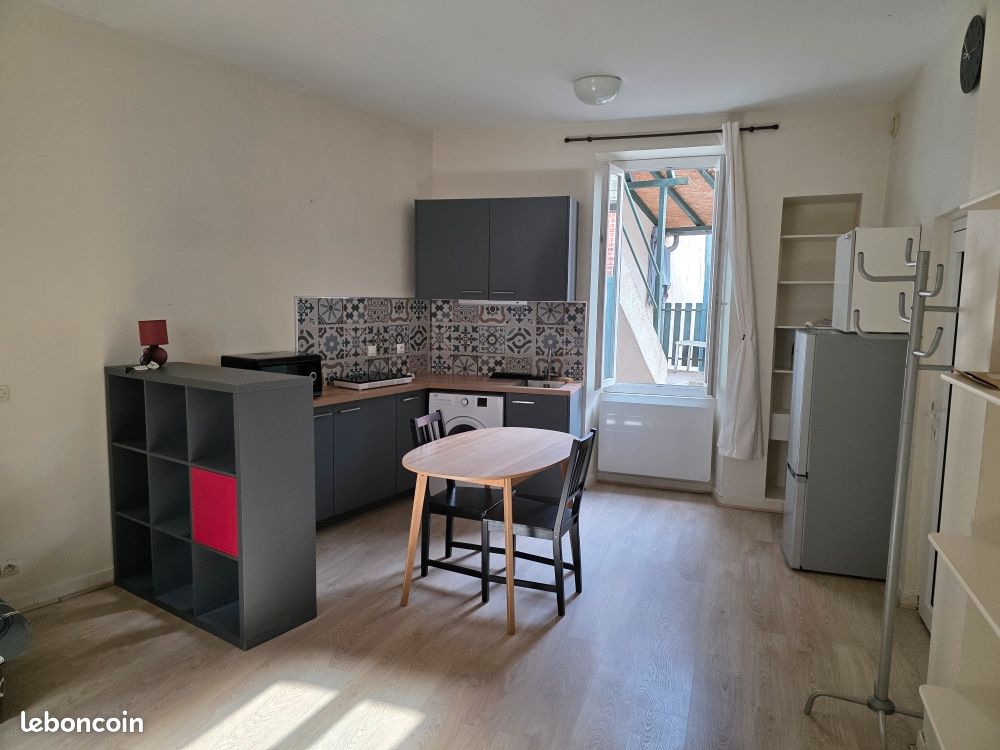 Appartement 1 pièce 28 m² · à Bourges · 28 m² · 450 €