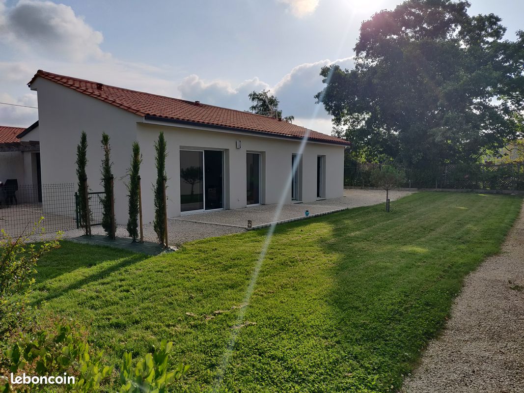 Maison 5 pièces 93 m² · à Mansle-les-Fontaines · 93 m² · 900 €
