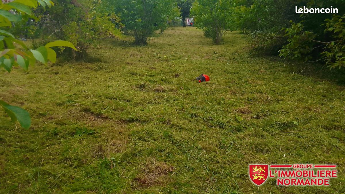 Terrain 2395 m² · à Poses · 220 000 €
